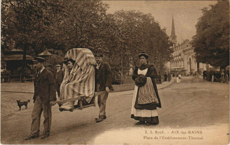 Carte postale ancienne J. J. 8705 Aix-les-Bains - Place de l'Etabilessement Thermal à Aix-les-Bains