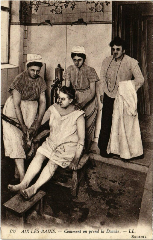 Carte postale ancienne Aix-les-Bains - Comment on prend la Douche à Aix-les-Bains