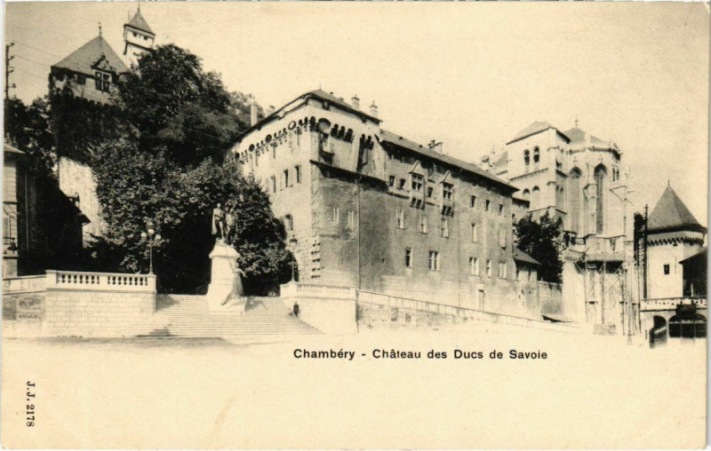 Carte postale ancienne Chambery - Chateau des Ducs de Savoie à Chambéry