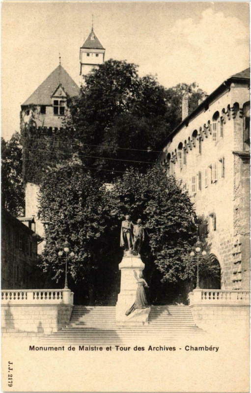 Carte postale ancienne Monument de Maistre et Tour des Archives - Chambery à Chambéry