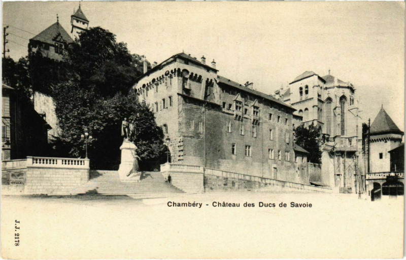 Carte postale ancienne Chambery - Chateau de Ducs de Savoie à Chambéry
