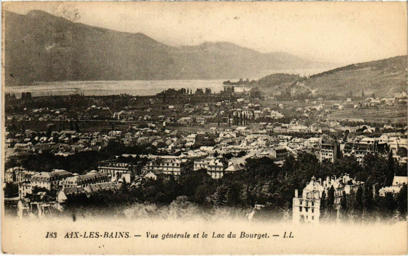 Carte postale ancienne Aix-les-Bains vue generale et le Lac du Bourget à Aix-les-Bains