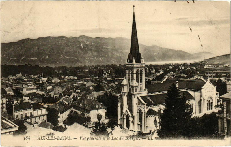 Carte postale ancienne Aix-les-Bains vue generale et le Lac du Bourget à Aix-les-Bains