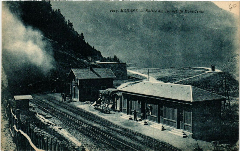 Carte postale ancienne Modane - Entrée du Tunnel du Mont-Cenis à Modane