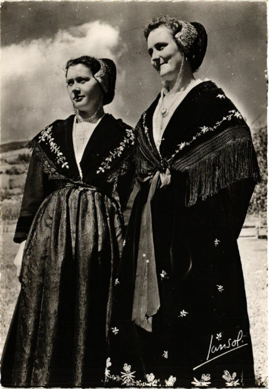 Carte postale ancienne Costumes de Savoie - Tarines de Bourg-Saint-Maurice à Bourg-Saint-Maurice