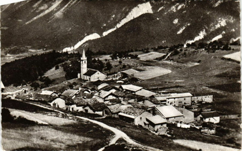 Carte postale ancienne Serrieres - alt 1500 m