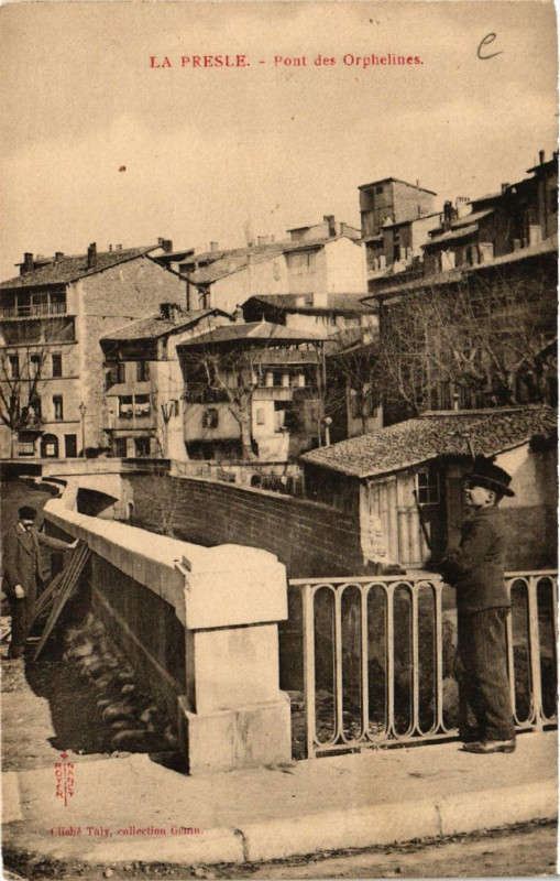 Carte postale ancienne La Presle - Pont des Orphelines à Presle