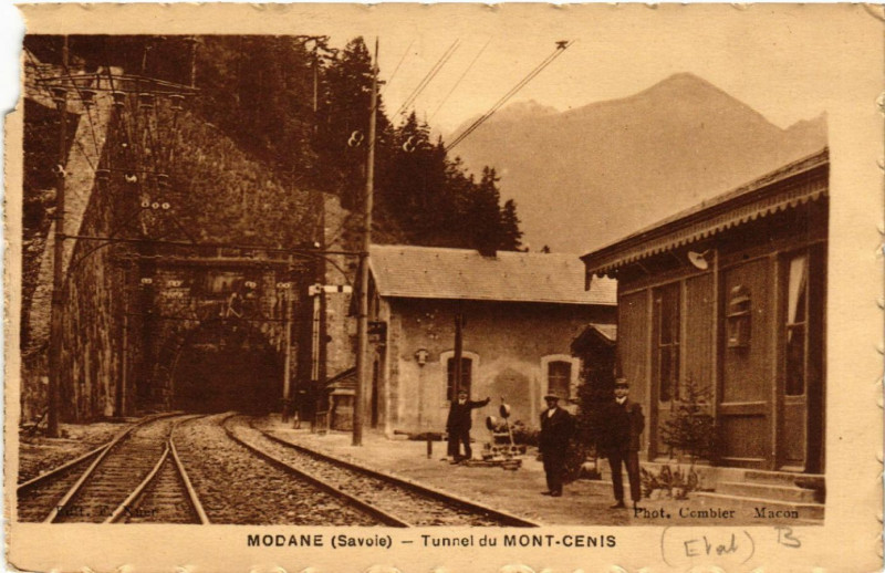 Carte postale ancienne Modane - Tunnel du Mont-Cenis à Modane