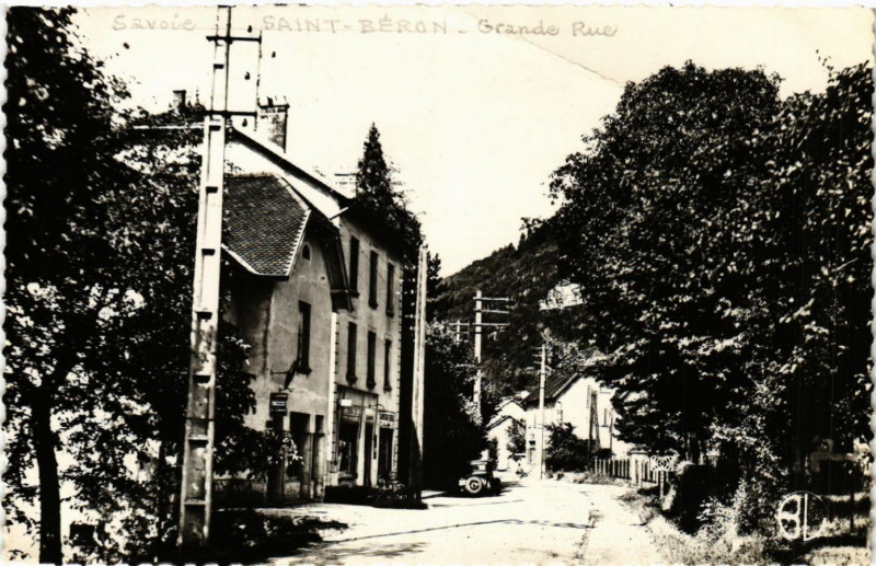 Carte postale ancienne Vues de la Savoie - Saint-Beron - La grande rue