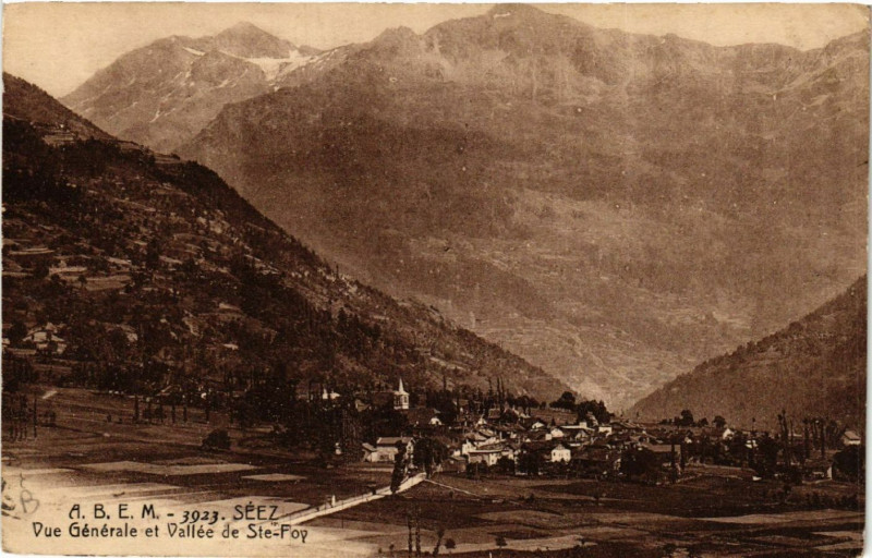 Carte postale ancienne Seez - Vue générale et Vallée de Ste-Foy à Séez