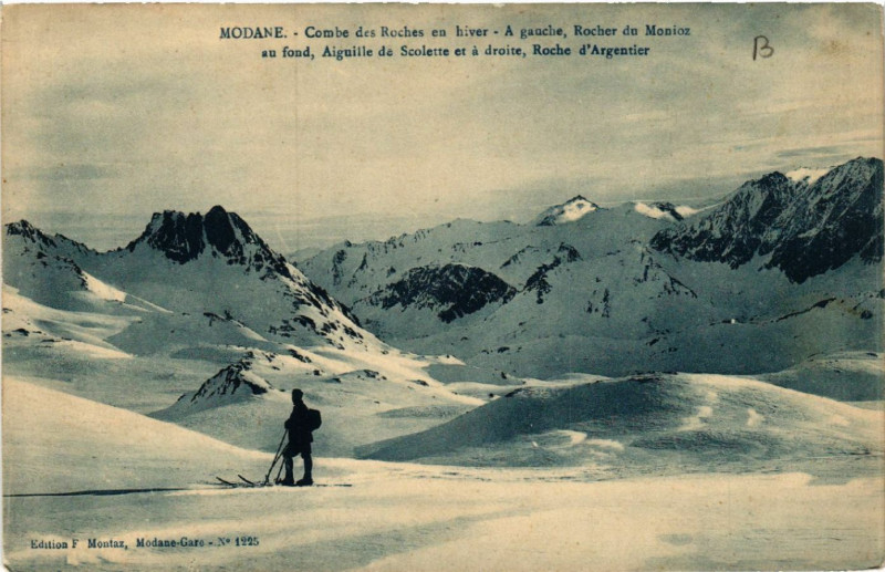 Carte postale ancienne Modane - Combe des Roches en hiver - A gauche Rocher du Moniox à Modane
