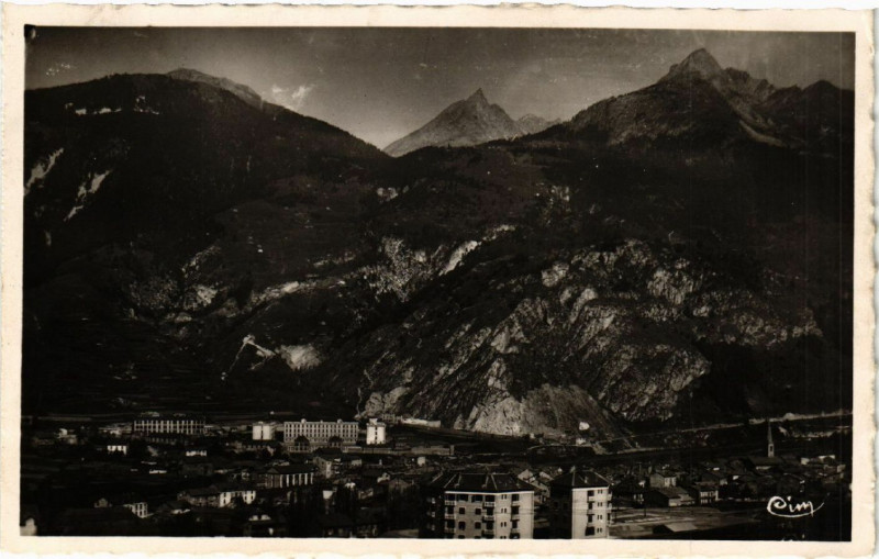 Carte postale ancienne Modane - Alt 1050 m L'Aaiguille Doran et la à Modane