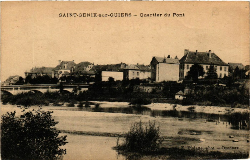 Carte postale ancienne Saint-Genix-sur-Guiers - Quartier du Pont