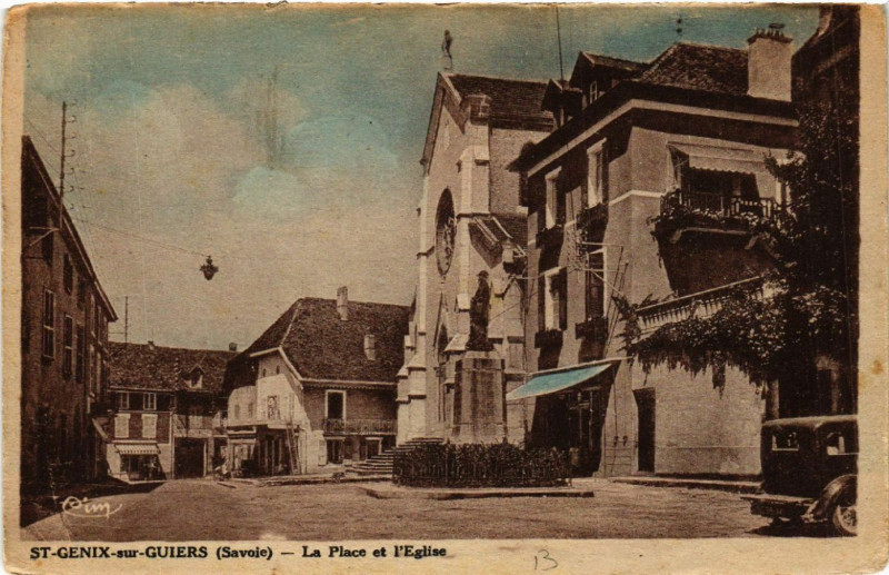 Carte postale ancienne Saint-Genix-sur-Guiers - La Place et l'Eglise