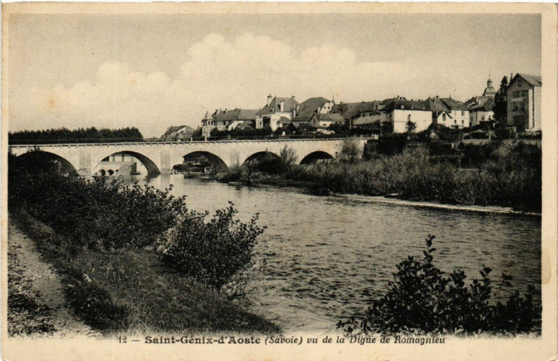 Carte postale ancienne Saint-Genix-d'Aoste vu de la Digue de Romagnieu