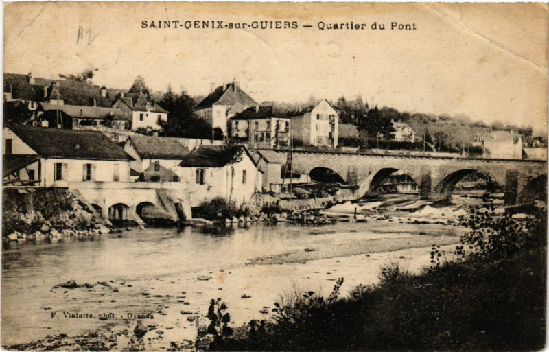 Carte postale ancienne Saint-Genix-sur-Guiers - Quartier du Pont