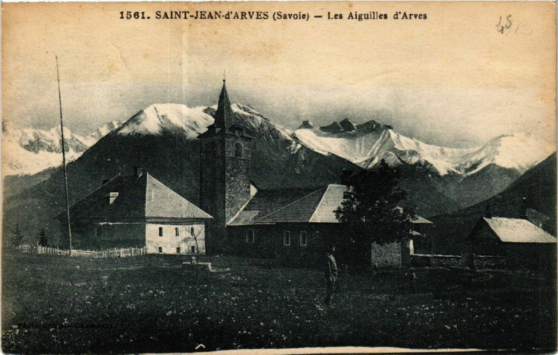 Carte postale ancienne Saint-Jean-d'Arves - Les AIGUILLEs d'Arves à Saint-Jean-d'Arves