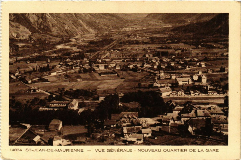 Carte postale ancienne Saint-Jean-de-Maurienne - Vue générale - Nouveau Quartier de la Gare à Saint-Jean-de-Maurienne