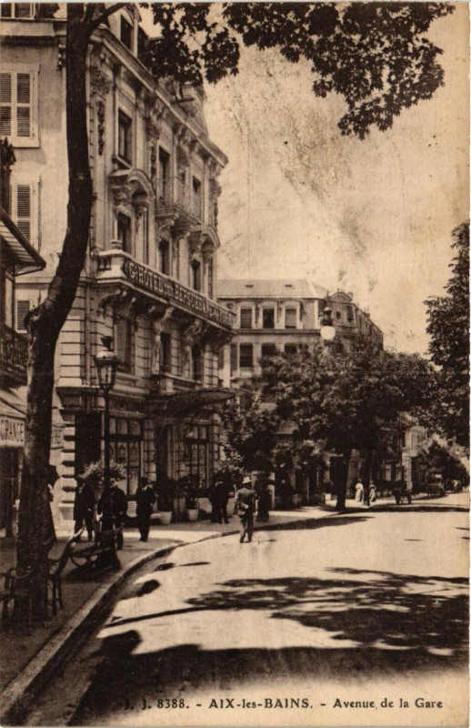 Carte postale ancienne Aix-les-Bains - Avenue de la Gare à Aix-les-Bains