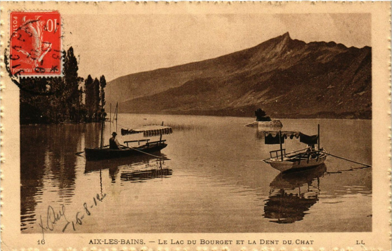 Carte postale ancienne Aix-les-Bains - Le Lac du Bourget et la Dent du Chat à Aix-les-Bains