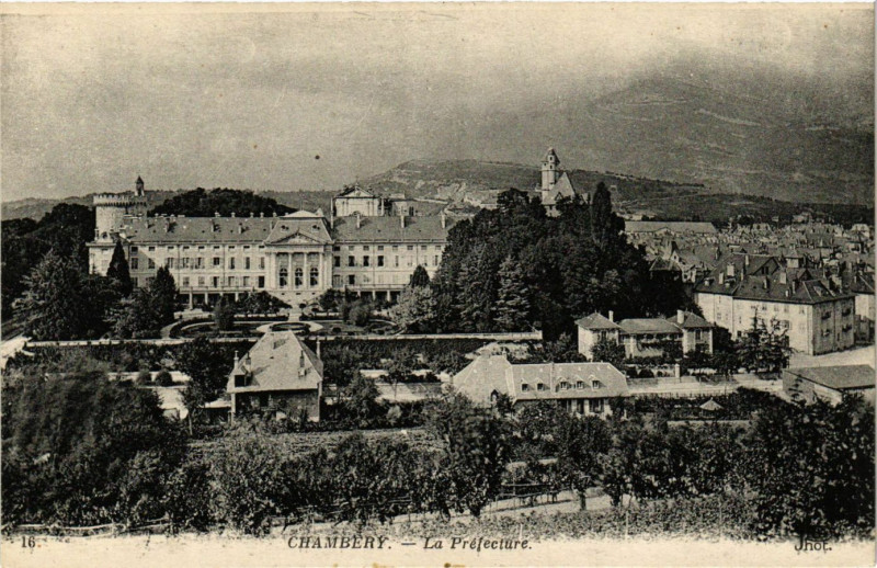 Carte postale ancienne Chambery - La Prefecture à Chambéry