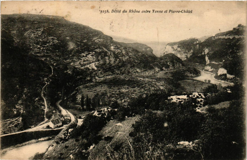 Carte postale ancienne Defile de Rhone entre Yenne et Pierre-Chatel à Yenne