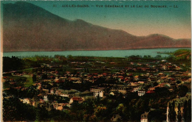 Carte postale ancienne Aix-les-Bains - Vue générale et le Lac du Bourget à Aix-les-Bains