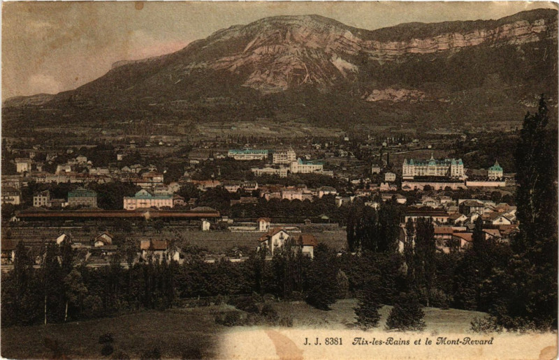 Carte postale ancienne Aix-les-Bains et le Mont-Revard à Aix-les-Bains