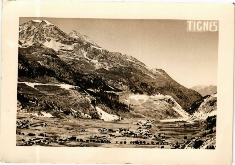 Carte postale ancienne Tignes - Vue générale à Tignes