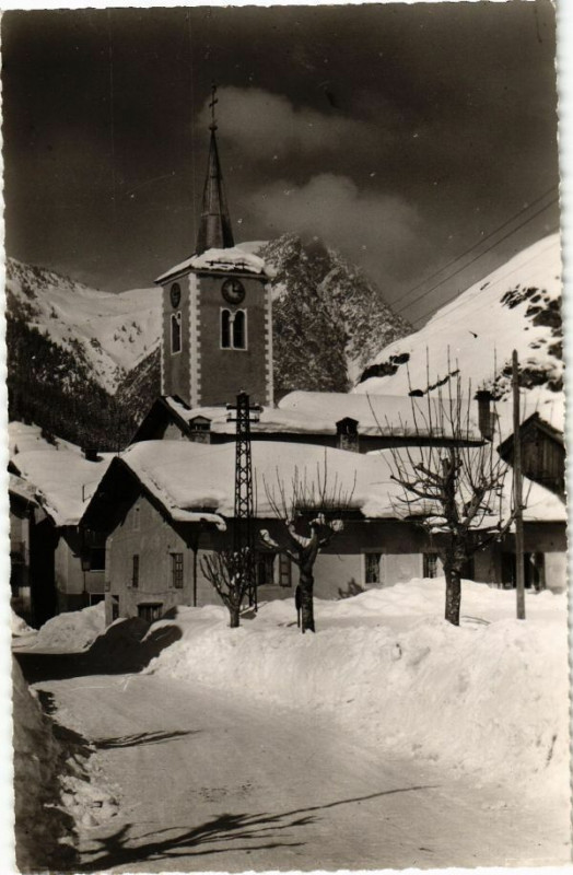 Carte postale ancienne Pralognan-la-Vanoise - L'Eglise de Pralognan à Pralognan-la-Vanoise