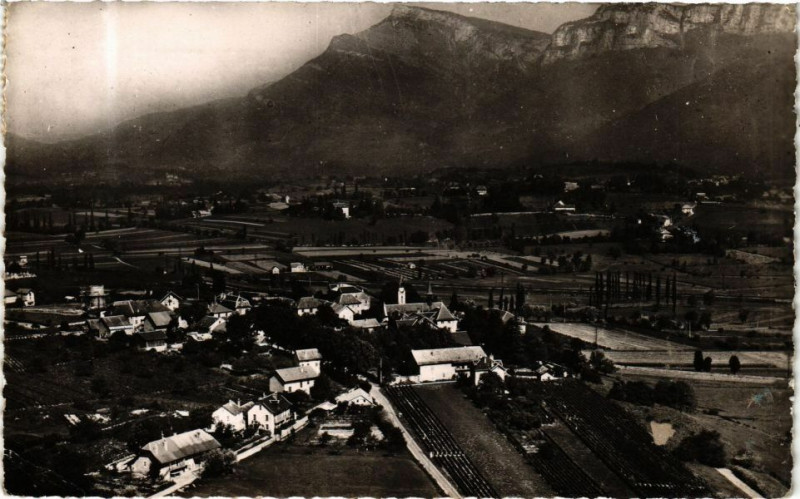 Carte postale ancienne N.-D.-de-Myans Vue aerienne Nord avec la Dent du Nivolet à Myans
