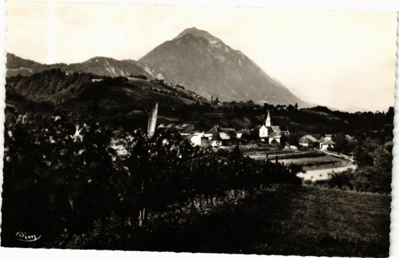 Carte postale ancienne Frontenex Vue générale et le Grand Arc à Frontenex