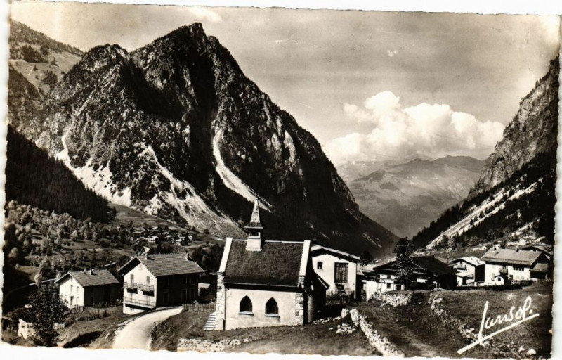 Carte postale ancienne Pralognan-la-Vanoise - Village des Granges et Pointe de Villeneuve à Pralognan-la-Vanoise