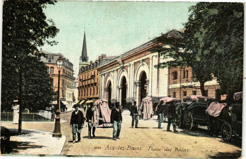 Carte postale ancienne Aix-les-Bains - Place des Bains à Aix-les-Bains