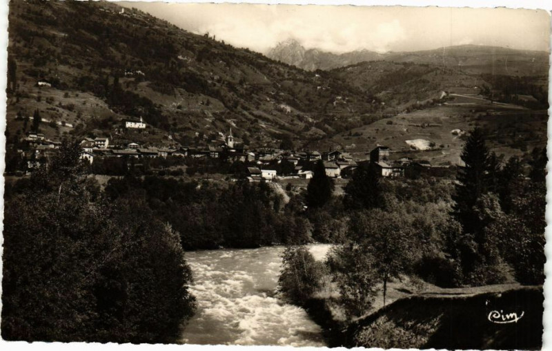 Carte postale ancienne Aime - Vue générale L'Isere et le Rognaix à Rognaix