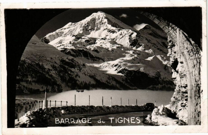 Carte postale ancienne Barrage de Tignes à Tignes