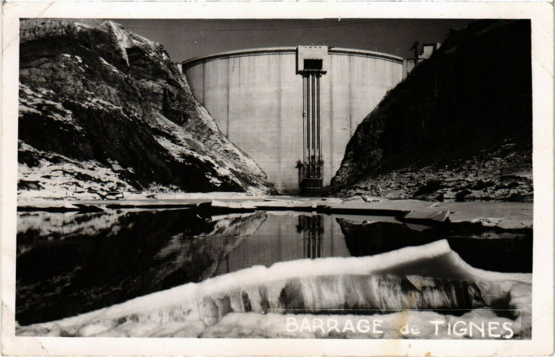 Carte postale ancienne Barrage de Tignes à Tignes