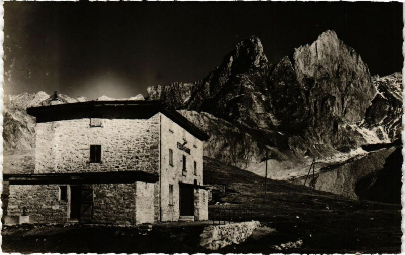Carte postale ancienne Pralognan la Vanoise - Le Refuge Felix-Faure et les Pointe à Pralognan-la-Vanoise