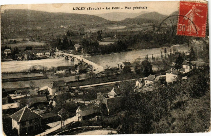 Carte postale ancienne Lucey - Le Pont Vue générale à Lucey