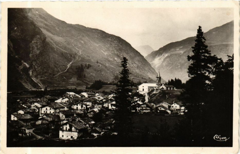 Carte postale ancienne Bessans - alt. 1747 m Vue générale à Bessans