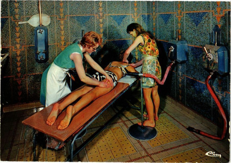 Carte postale ancienne Aix-les-Bains Douche-massage d'Aix à Aix-les-Bains