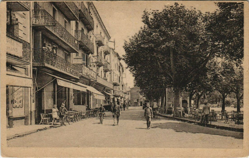 Carte postale ancienne Le Teil - Place des Sablons au Teil