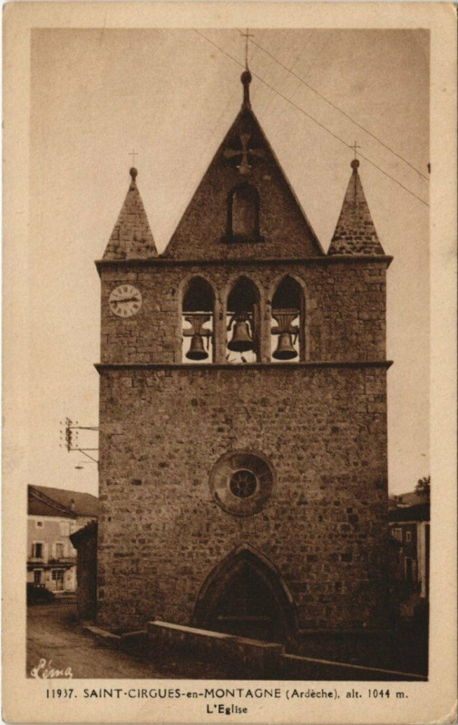 Carte postale ancienne Saint-Cirgues-en-Montagne - L'Eglise à Saint-Cirgues-en-Montagne