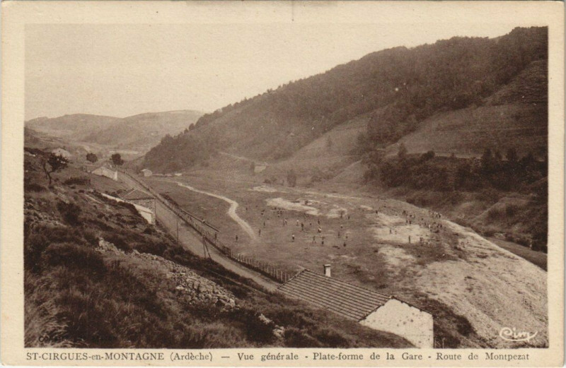 Carte postale ancienne Saint-Cirgues-en-Montagne - Vue générale à Saint-Cirgues-en-Montagne