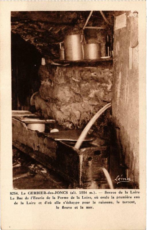 Carte postale ancienne Le Gerbier-des-Joncs Source de la Loire Le Bac de l'Ecurie de la