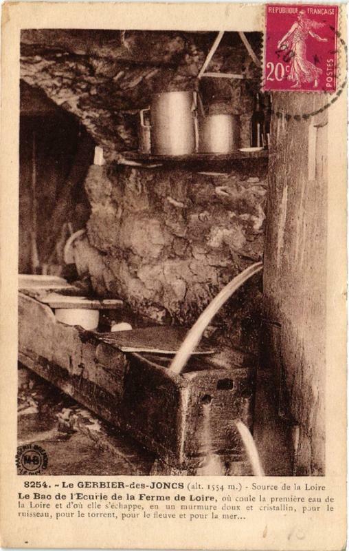 Carte postale ancienne Le Gerbier-des-Joncs Source de la Loire Le Bac de l'Ecurie de la
