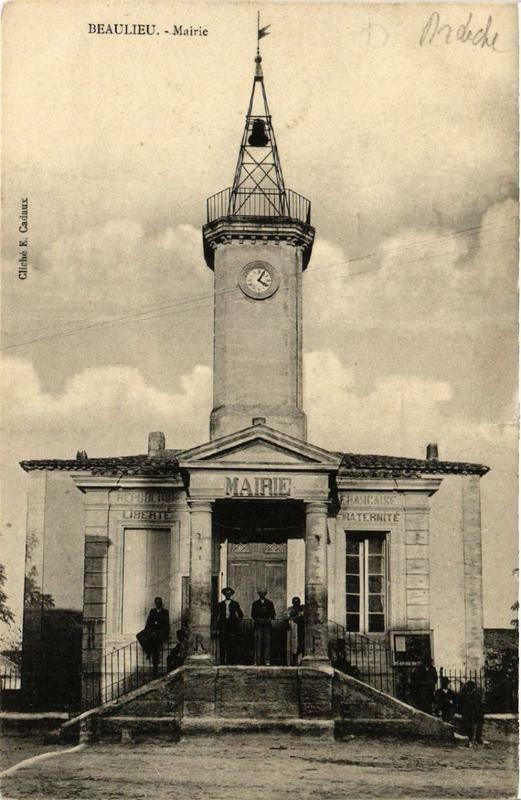 Carte postale ancienne Beaulieu Mairie à Beaulieu