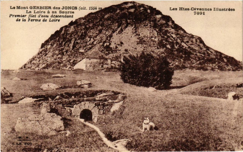 Carte postale ancienne Le Mont Gerbier-des-Joncs La Loire a sa Source