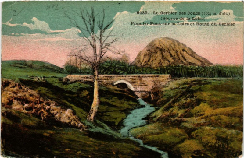 Carte postale ancienne Le Gerbier-des-Joncs Premier Pont sur la Loire et Route du Gerbier