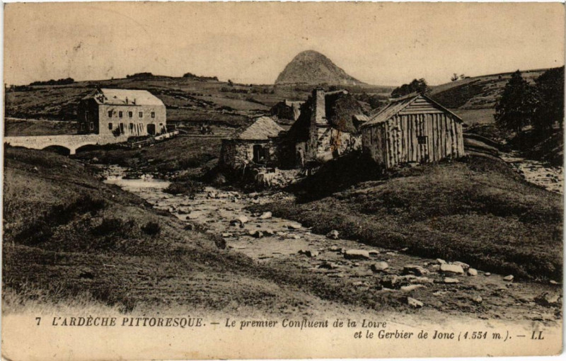 Carte postale ancienne Le Gerbier-des-Joncs Le premier Confluent de la Loire